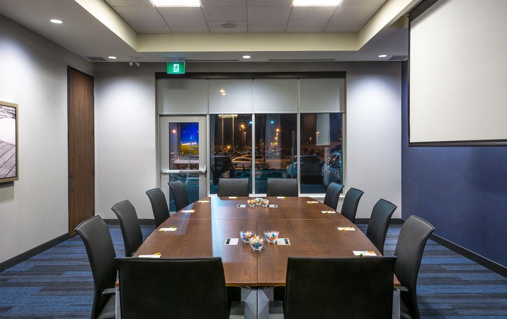 Courtyard By Marriott Winnipeg Airport Esterno foto