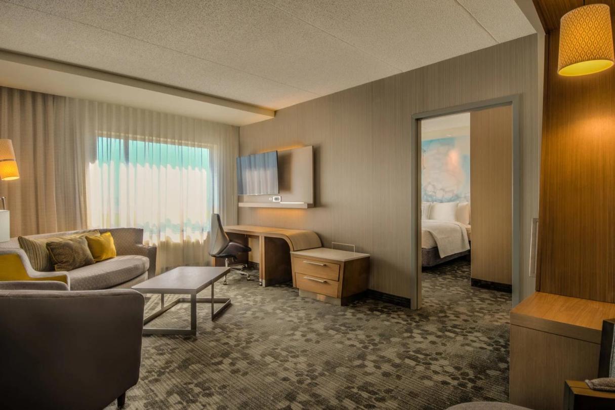 Courtyard By Marriott Winnipeg Airport Esterno foto